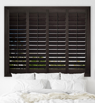 Ovation&#32;shutters&#32;in&#32;a&#32;bedroom