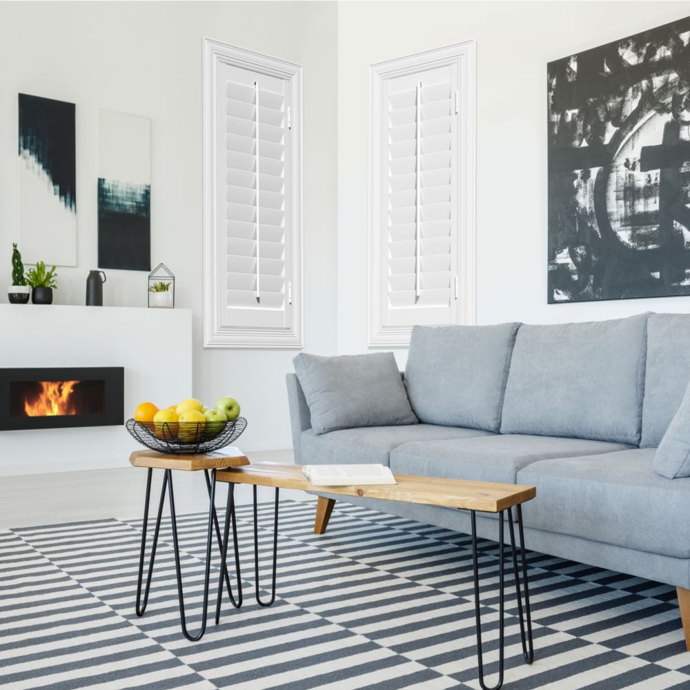 2021 Studio living room corner shutters